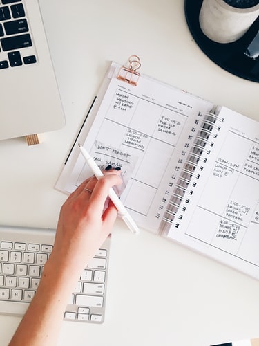Caderno com ideias de planejamento e produção de conteúdos